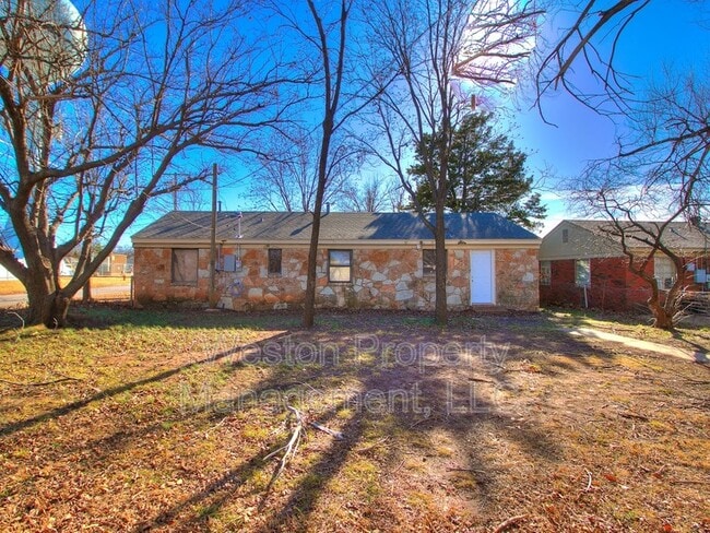 Primary Photo - 2101 Westchester Dr