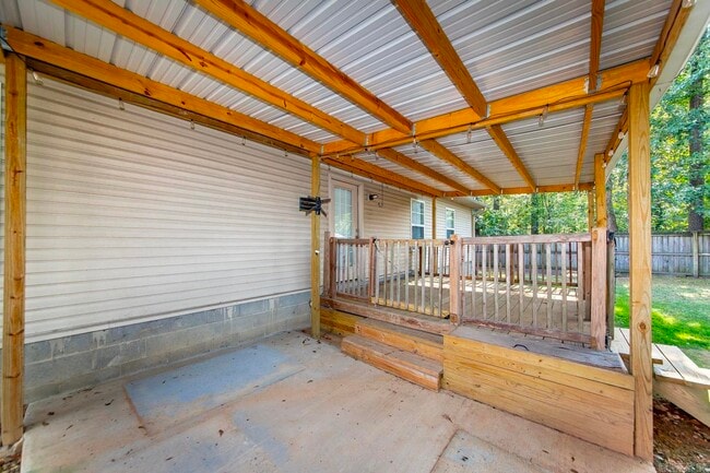 Building Photo - 31 Newcastle Dr