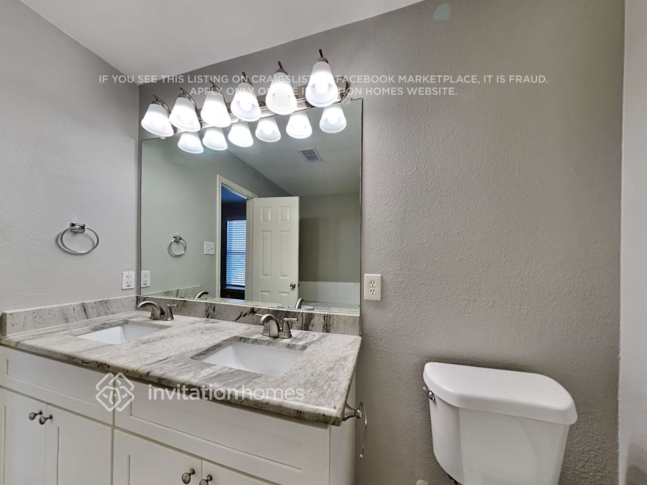 Building Photo - 136 Rolling Hills Pl