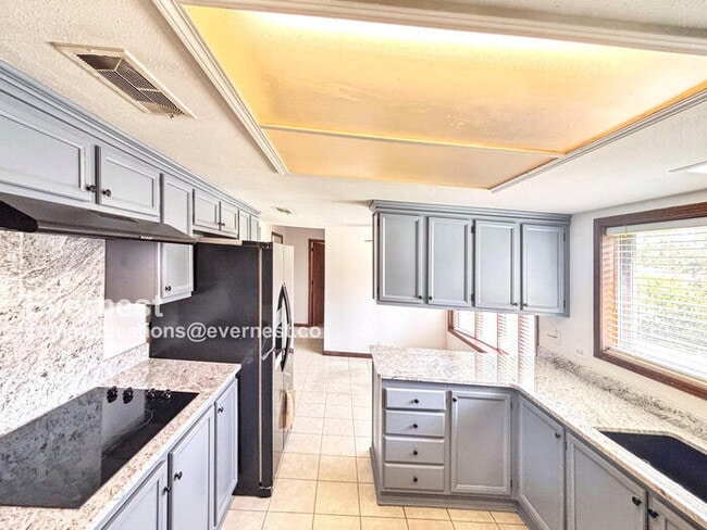 Building Photo - 37 Crossgates Dr