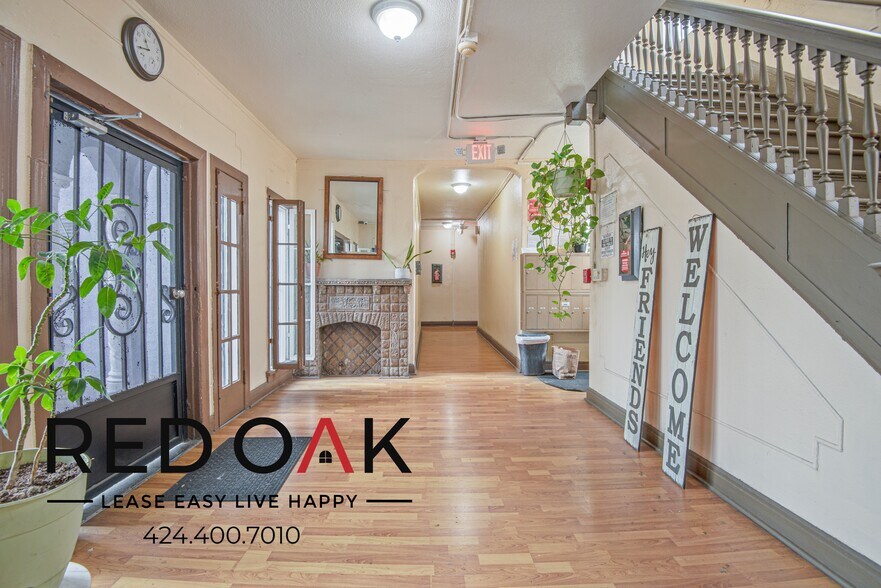 Building Photo - 290 Loma Dr