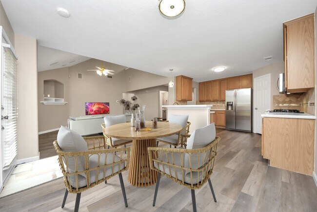 Building Photo - 1802 Whispering Forest Dr