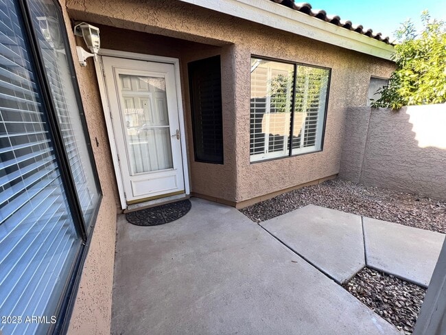 Building Photo - 3510 E Hampton Ave