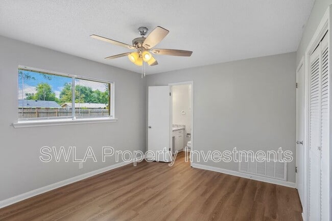 Building Photo - 338 Vanessa Ave