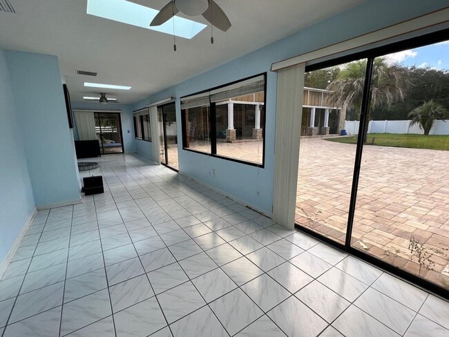 Building Photo - Multi Acreage Property in the Mandarin Section of Jacksonville