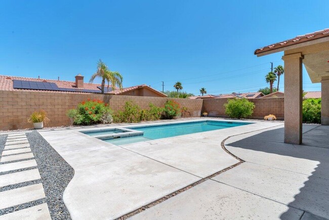 Building Photo - 67892 Mccallum Way