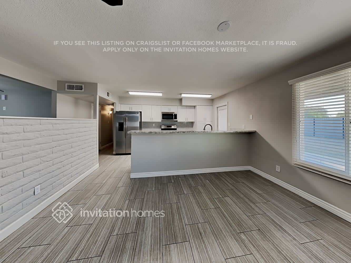 Building Photo - 1524 E Alameda Dr