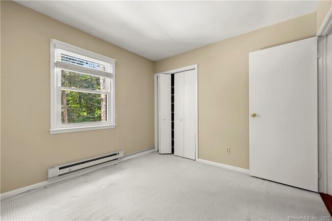 Building Photo - 25 Indian Harbor Dr