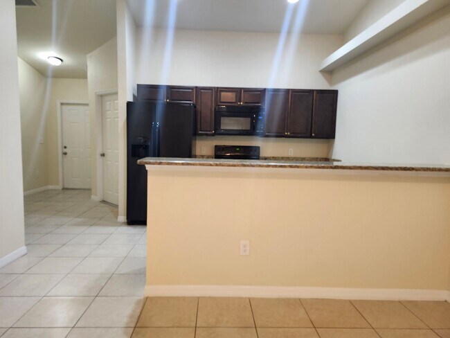 Building Photo - Nice, Clean 3 Bedroom, 2 Bathroom Duplex w...
