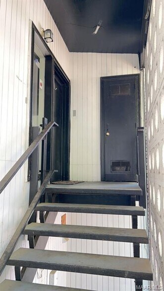 Building Photo - 3719 Wesley Dr