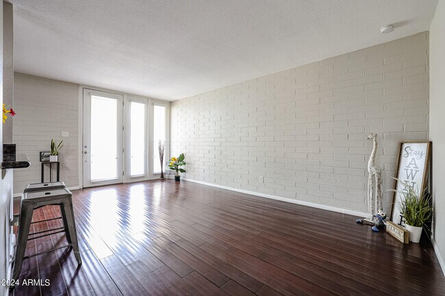 Building Photo - 4419 N 27th St