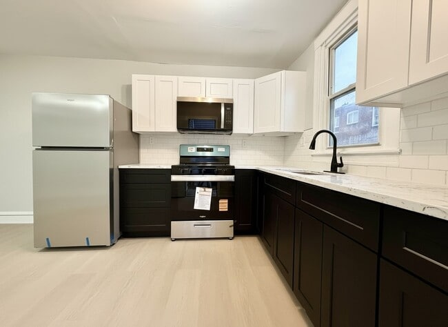 Building Photo - 7116 Seaford Ave