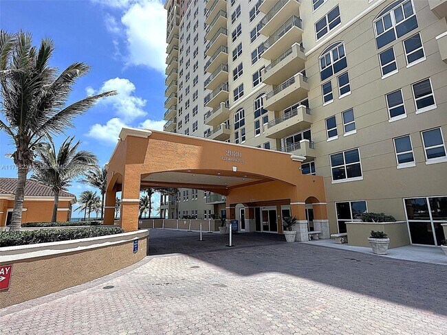 Building Photo - 2080 S Ocean Dr