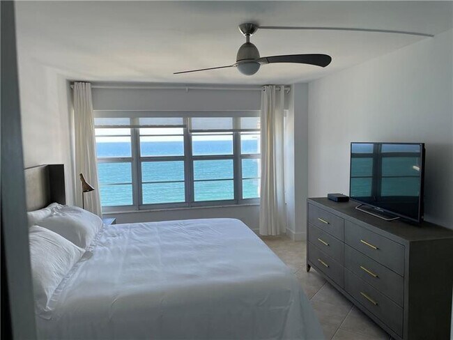 Building Photo - 3700 Galt Ocean Dr