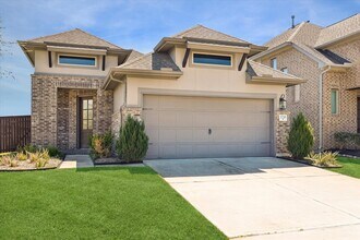 Building Photo - 3738 Amoroso Dr