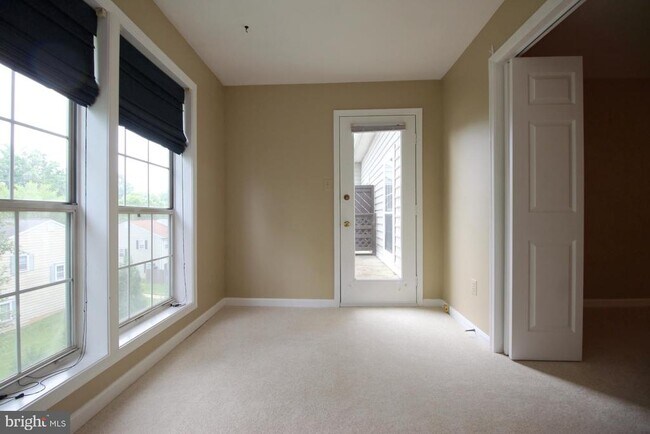 Building Photo - 10118 Oakton Terrace Rd