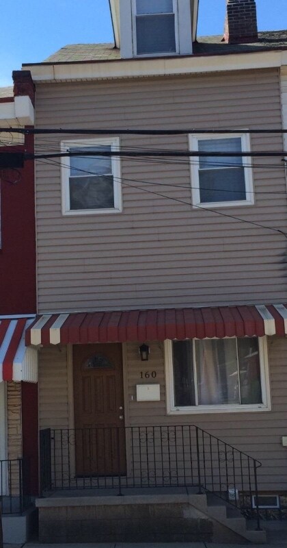 Building Photo - 160 Pearl St