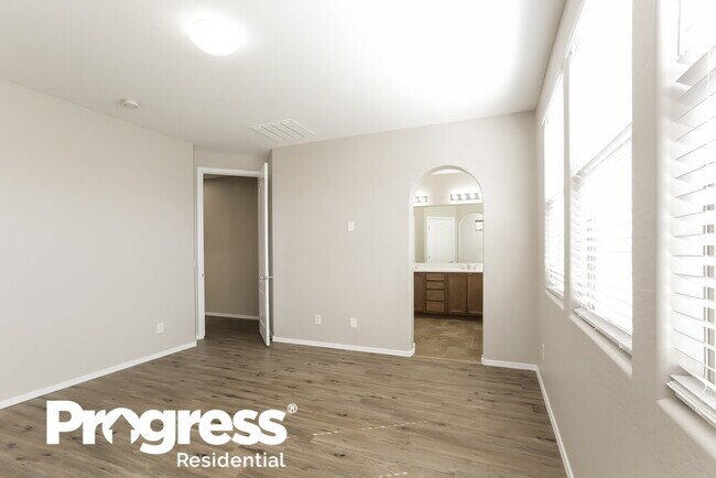 Building Photo - 1637 W Lacewood Pl