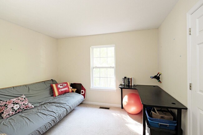 Building Photo - Pet-Friendly One-Level Lake Monticello Home