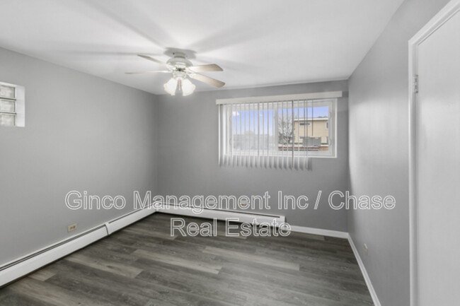 Building Photo - 3011 W 87th St
