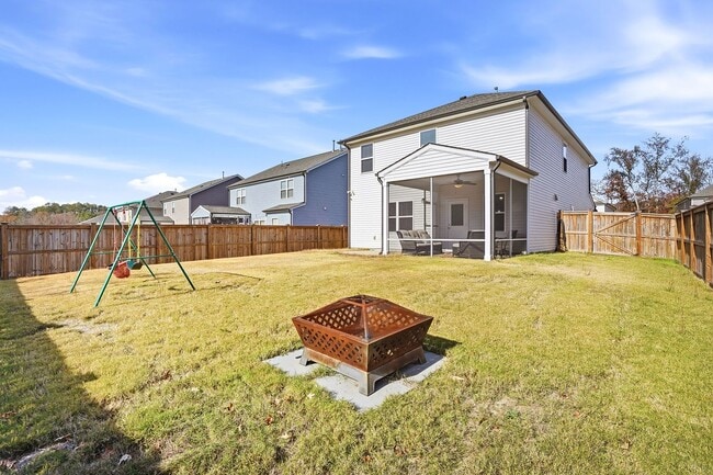 Building Photo - HOLIDAY INCENTIVES APPLY FOR THIS PROPERTY- AVAILABLE NOW! BEAUTIFUL 2 STORY HOME IN FUQUAY-VARINA