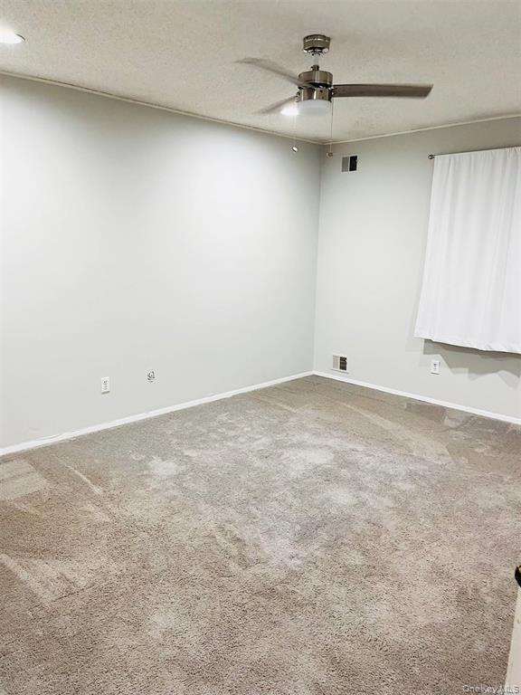 Building Photo - 219 Springmeadow Dr