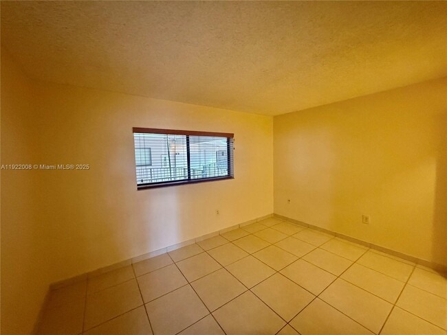 Building Photo - 8760 SW 133rd Avenue Rd