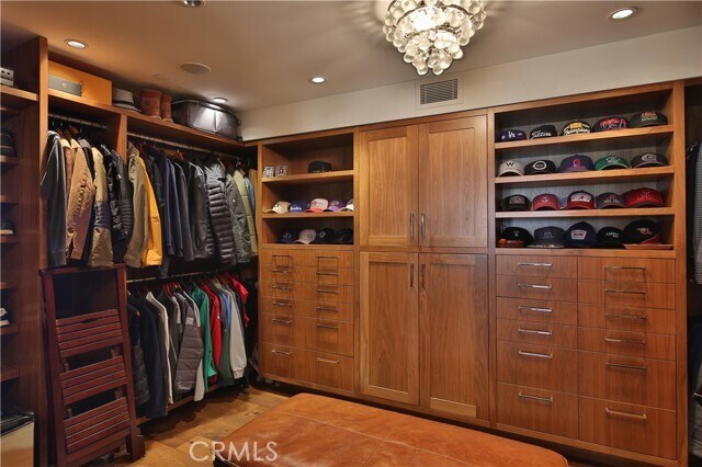 Building Photo - 3124 The Strand