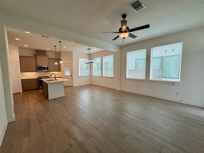 Building Photo - 12946 Rio Mariano Ln