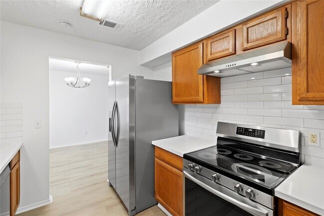 Building Photo - 126 Wood Hollow Dr