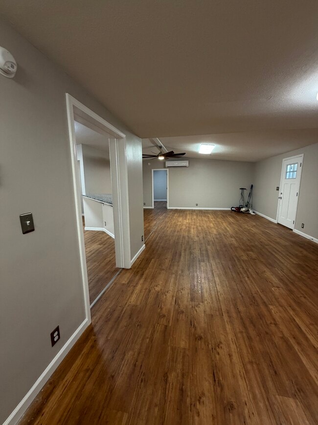 Building Photo - 1406 Flowing Wells Rd