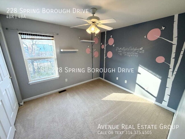 Building Photo - 228 Spring Borough Dr