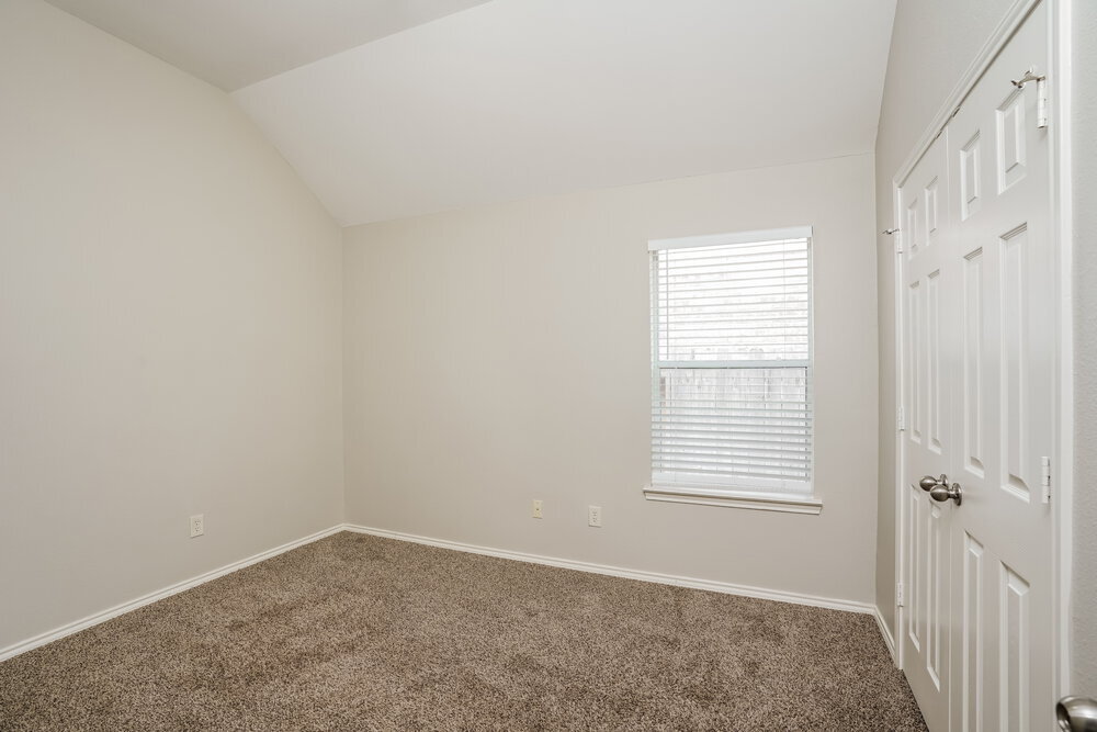 Building Photo - 25810 Palmdale Estate Dr