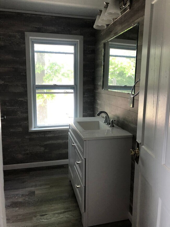 Building Photo - 135 Broad St