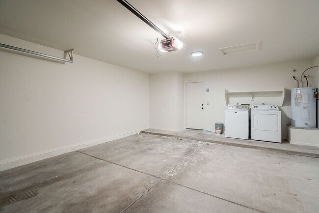 Building Photo - Mesa home near Skyline Park!