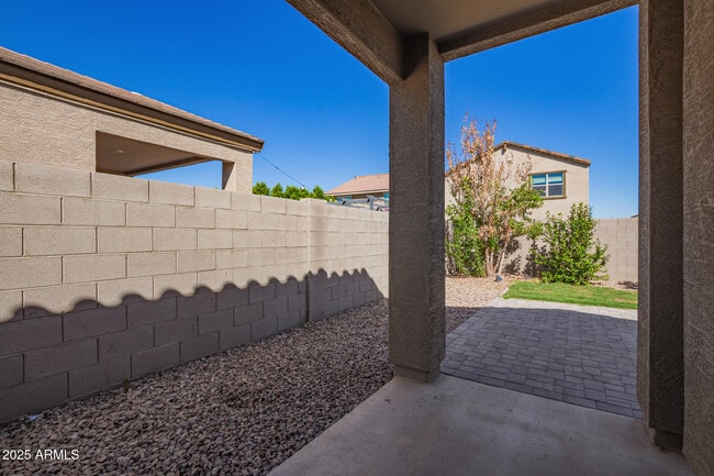 Building Photo - 40354 W Sunland Dr