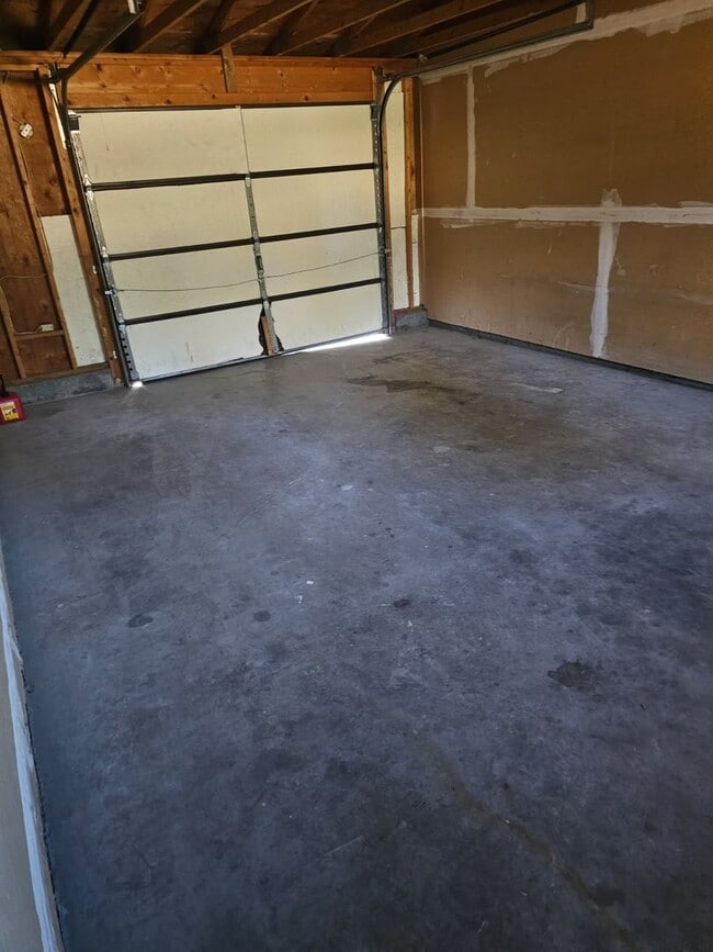 Building Photo - 6958 Winchester Dr