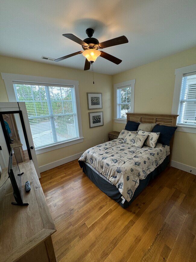Building Photo - 819 Meadowsweet Ln