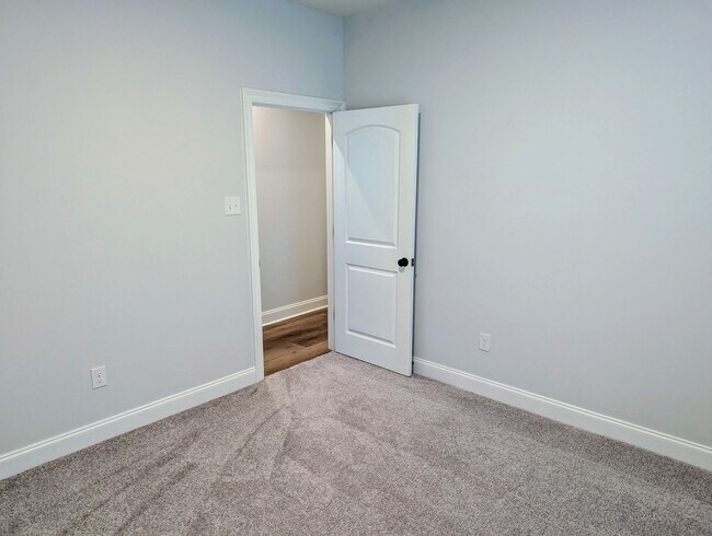 Building Photo - 143 Ridley Ln