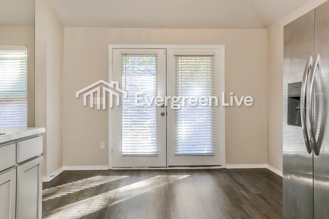 Building Photo - 12 Spg Rdg Ln