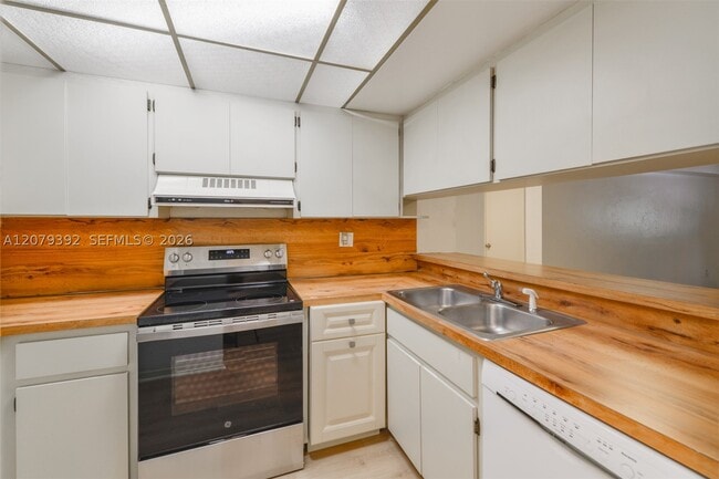 Building Photo - 7420 SW 59th St