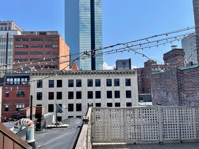 Building Photo - 123 Newbury St