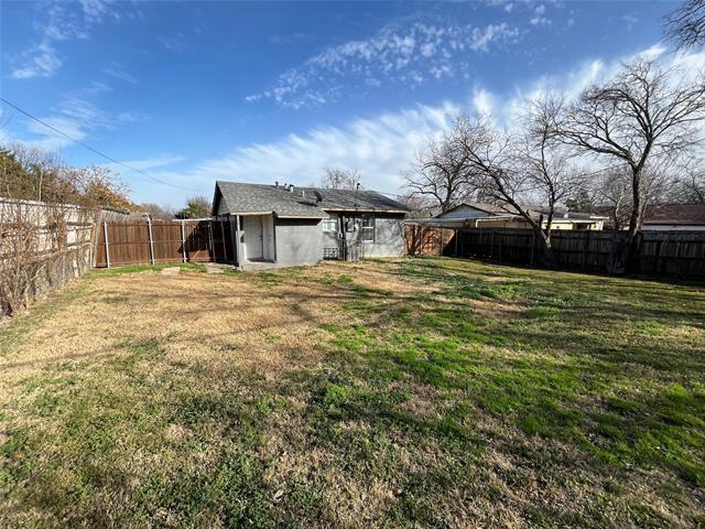 Building Photo - 817 Lilac Ln