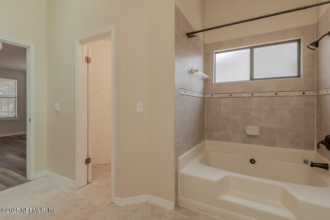 Building Photo - 3331 Ashridge Dr