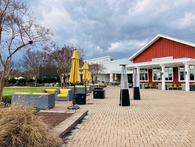 Building Photo - 6140 Pier Dr