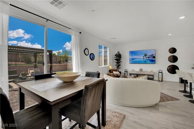 Building Photo - 8907 Roadrunner Ravine St