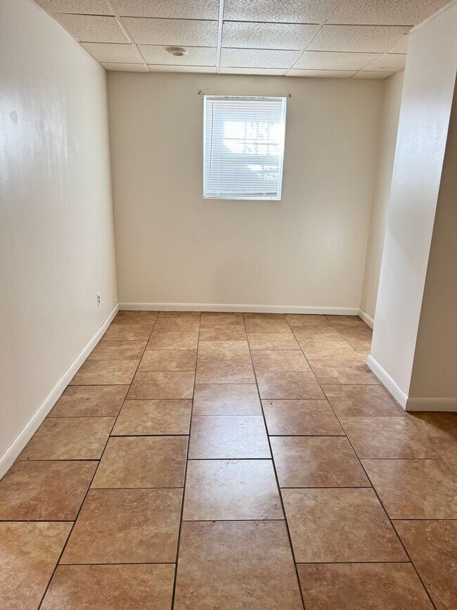 Building Photo - Newly Renovated 1 Bedroom in the Heart of Johnson City!
