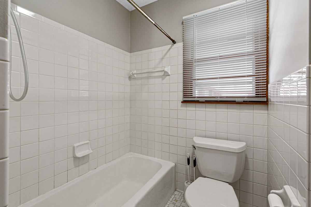 main floor bedroom - 7919 28th Ave N