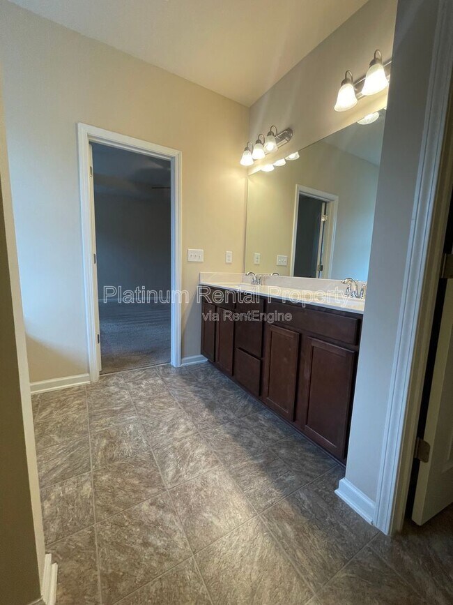 Building Photo - 5755 Rialto Way