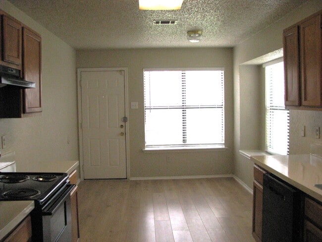 Building Photo - 1431 Windmill Ln